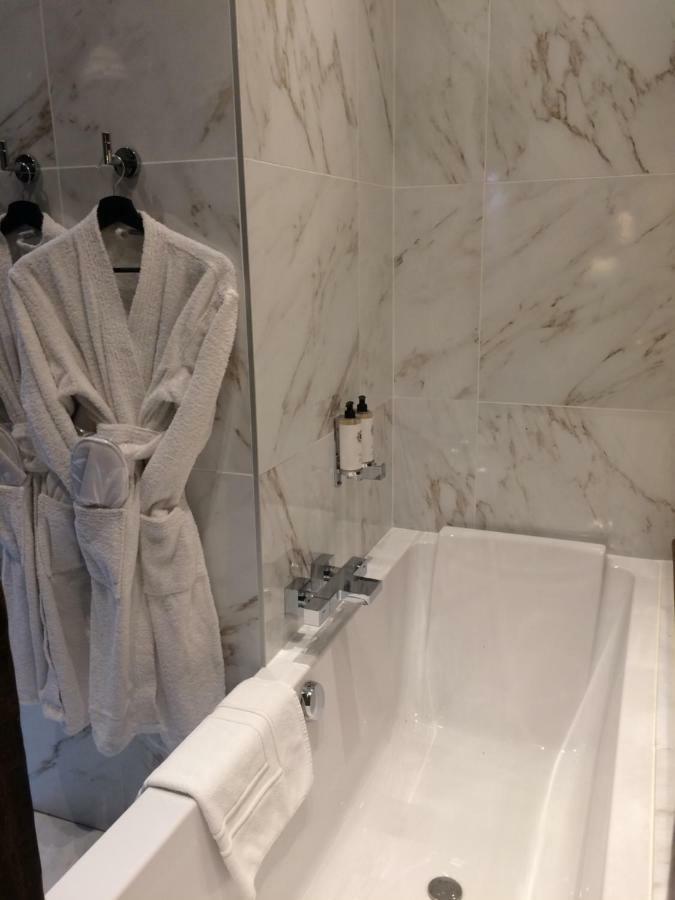 La Suite 48 Chalons en Champagne Luaran gambar